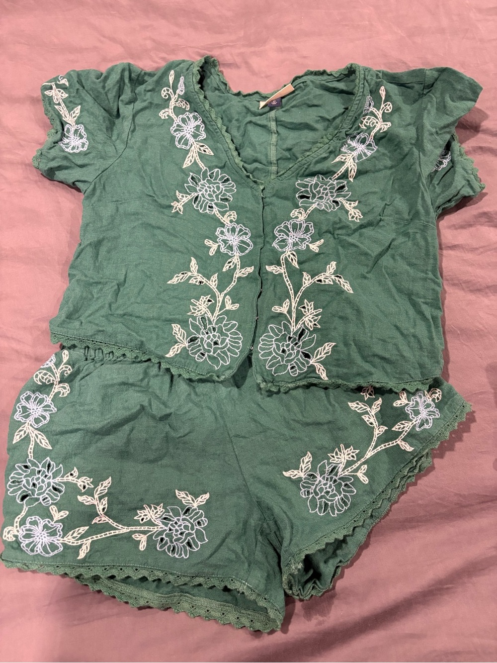Universal Thread Green Embroidered V-Neck Set - Picture 2 of 2